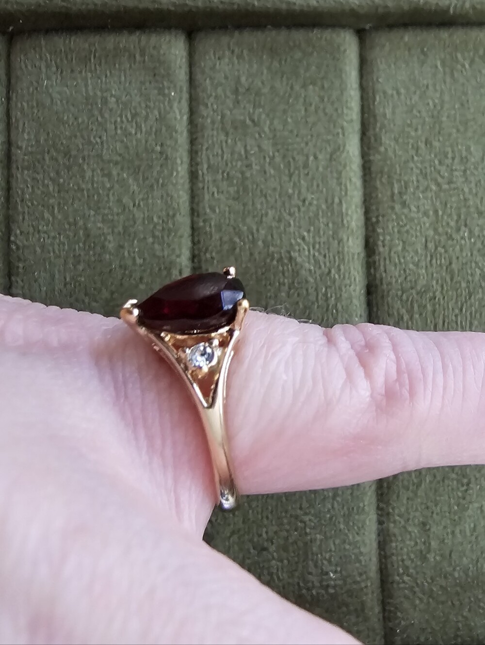 Vintage Avon Ring Size 4.5 - Picture 3 of 5